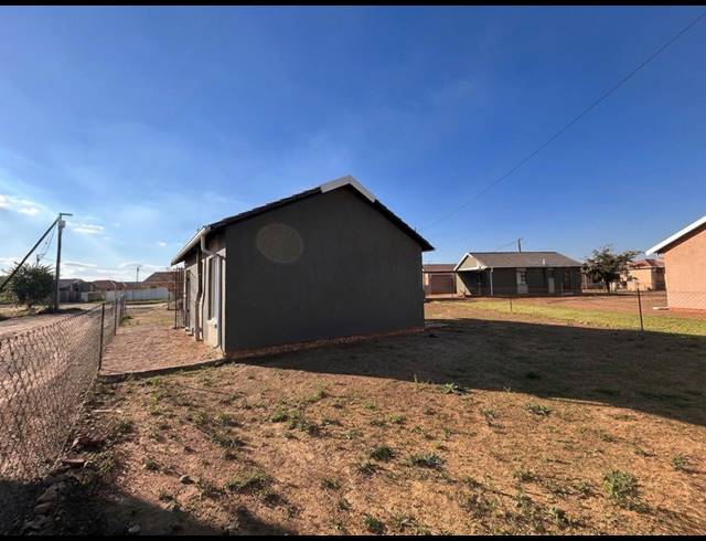 2 BEDROOM HOUSE FOR SALE IN SAVANNA CITY